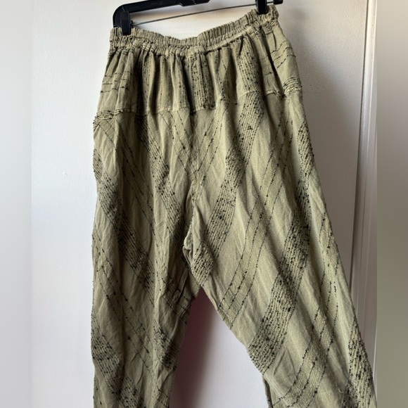 Free People Textured Khaki Joggers - Picture 6 of 12